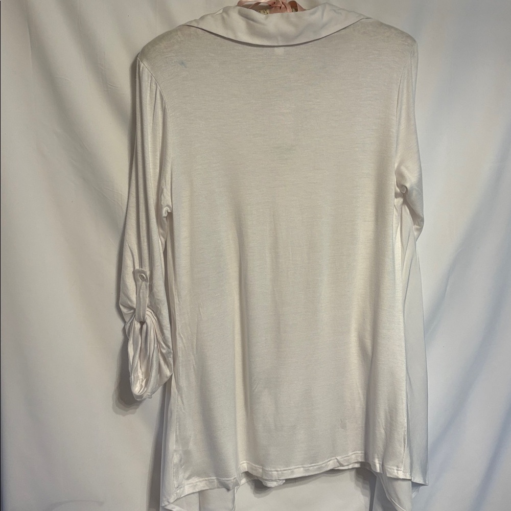 Pleione White V-neck blouse SZ M. NWT with flaw. 100% Cotton. - Picture 3 of 7